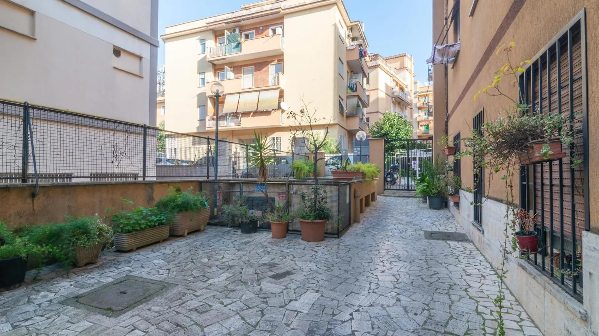 Domus Michele II Monte Mario Station Apartment Rome